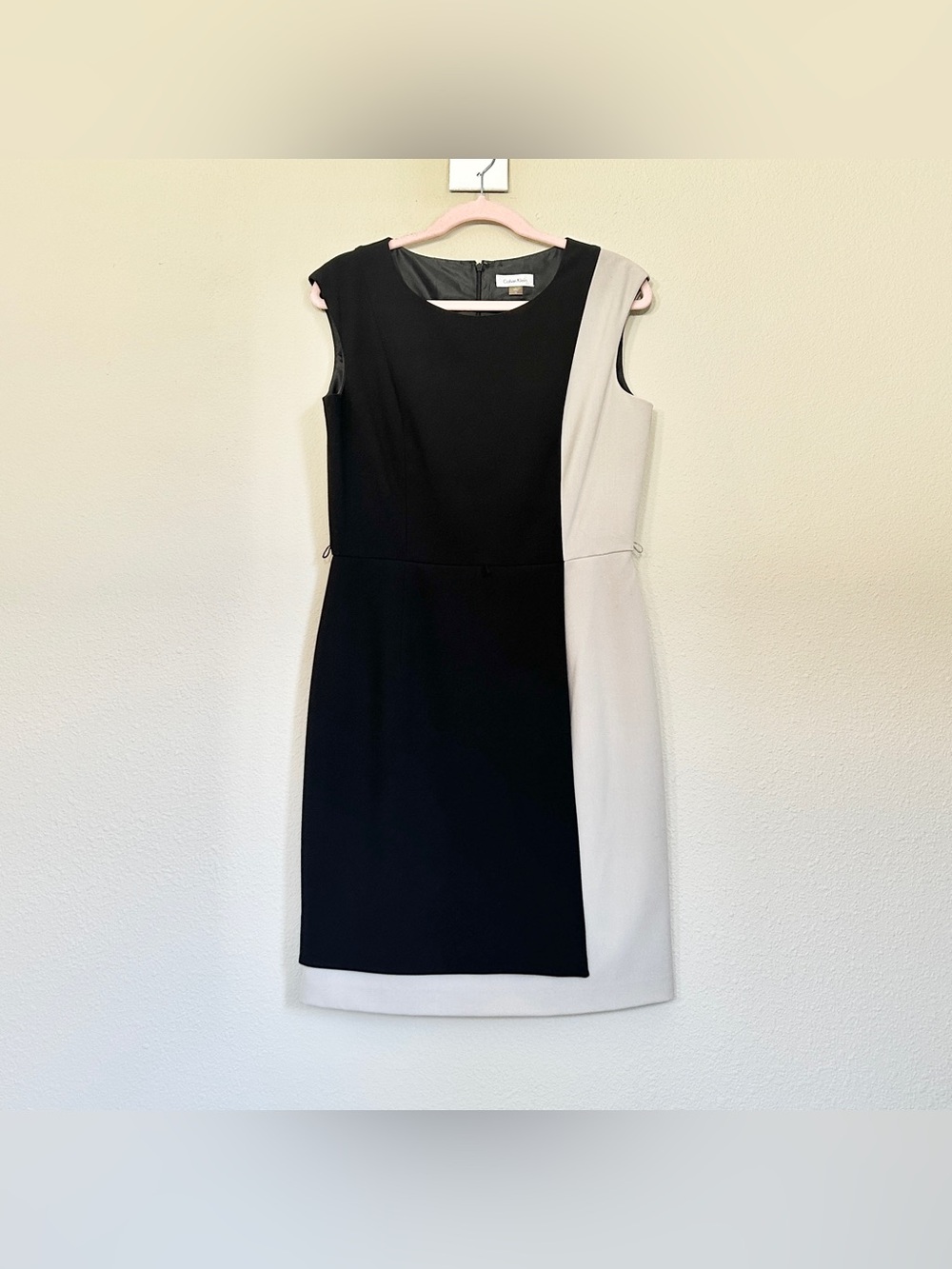 Calvin Klein Black and Cream Colorblock Sleeveless Sheath Dress